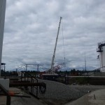 Работа автокрана 100 т Терекс Демаг. Монтаж башен молниеотводов