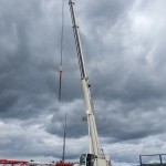 Работа автокрана 100 т Терекс Демаг. Монтаж башен молниеотводов