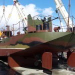Погрузка военного катера весом 45 тонн